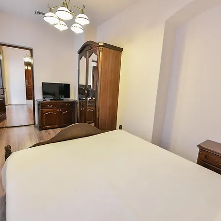 Le Petit Paris 3*
