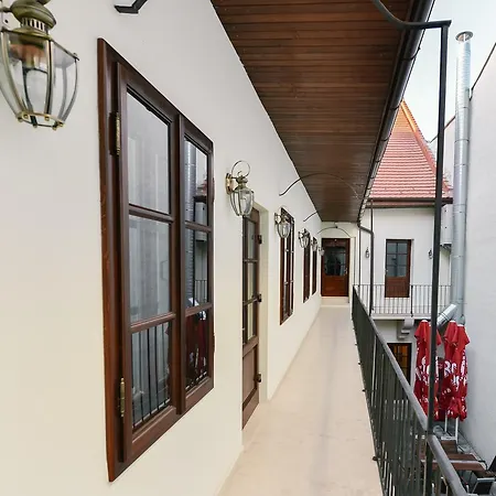 Le Petit Paris Hotel Cluj-Napoca