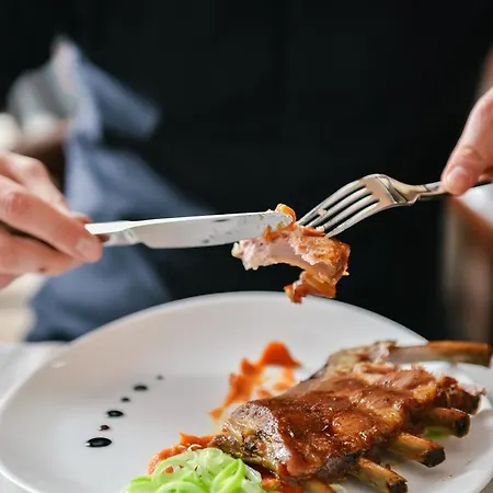 Le Petit Paris Hotel Cluj-Napoca