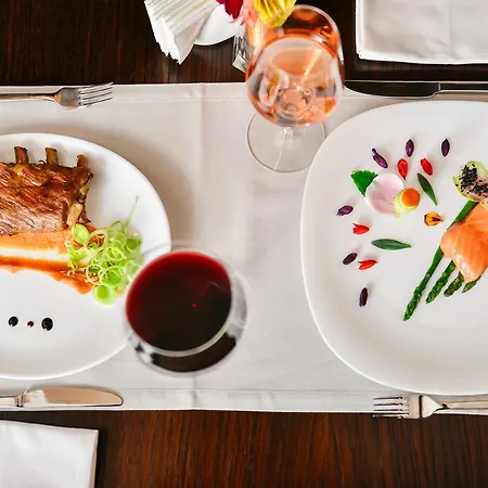 Hotel Le Petit Paris