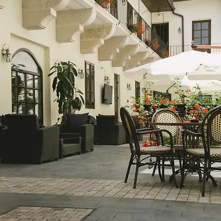 Le Petit Paris Hotel Cluj-Napoca
