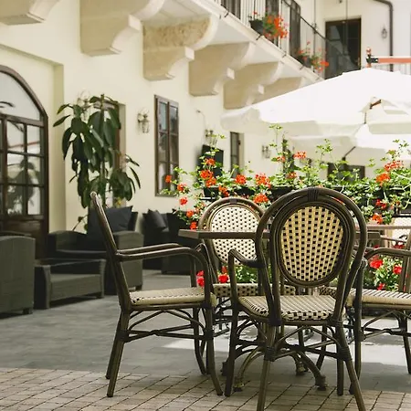 Le Petit Paris Kluž
