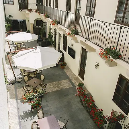 Hotel Le Petit Paris 3*