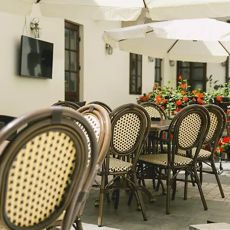 Le Petit Paris Kaloşvar