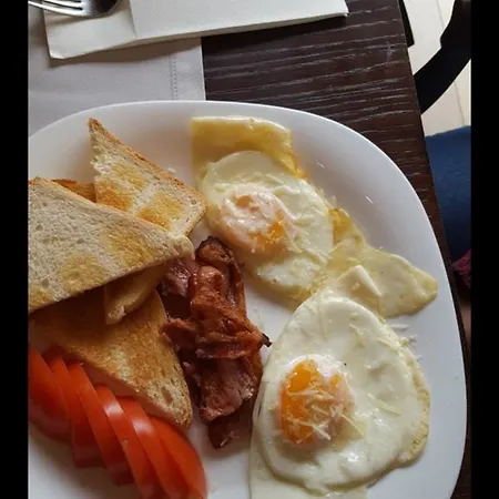 Hotel Le Petit Paris