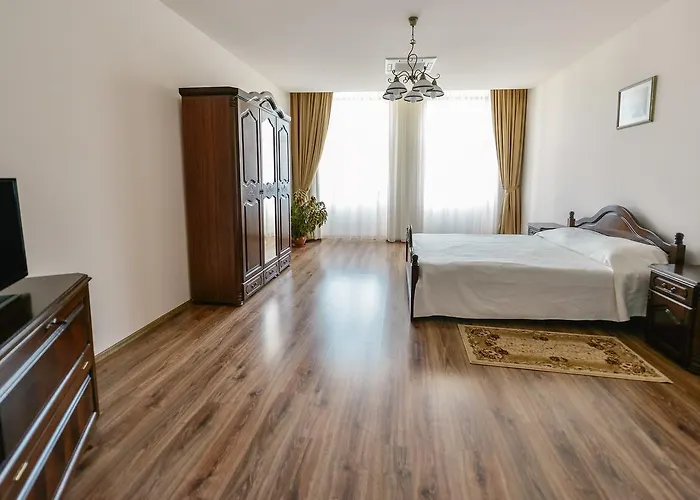 Le Petit Paris Hotel