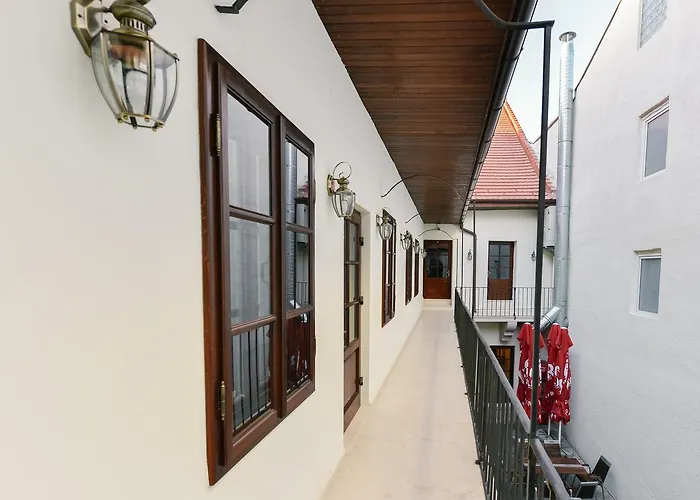 Le Petit Paris Hotel Kluż-Napoka