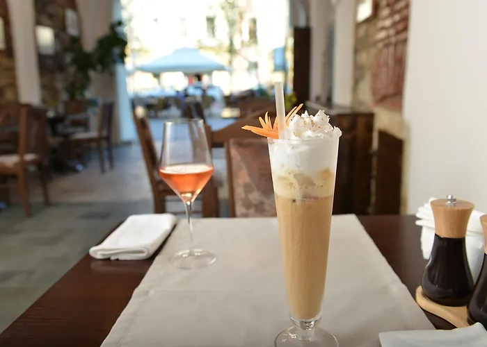 Le Petit Paris 3* Cluj-Napoca