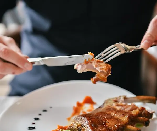 Le Petit Paris Hotel Cluj-Napoca