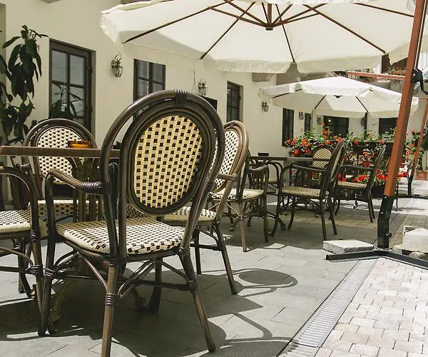 Le Petit Paris Hotel 3*